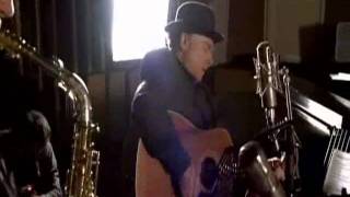 Van morisson - Red, white and blues.wmv chords