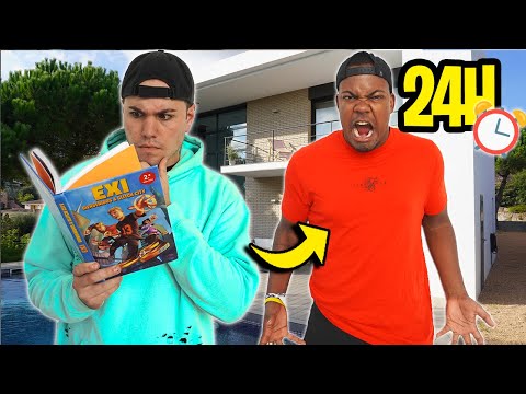 LO IGNORO DURANTE 24 HORAS Y DESTROZA UNA PUERTA DE CASA !! 😱 *termina muy mal* 😨 Like Lion