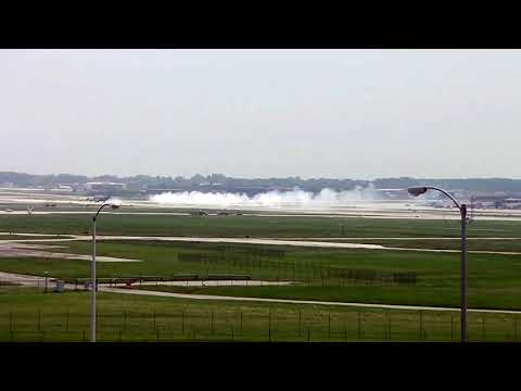 All flights temporarily delayed at MKE airport after military plane makes emergency landing