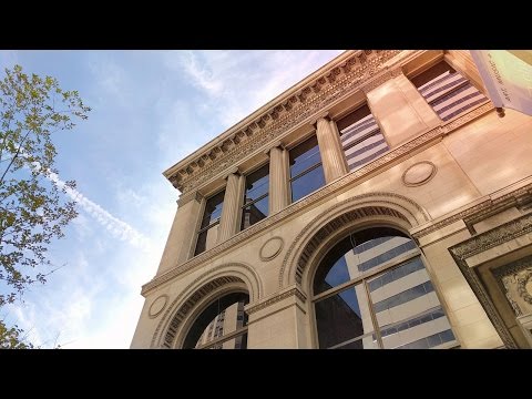 Video: Writers Theatre creează un centru cultural modern în afara orașului Chicago