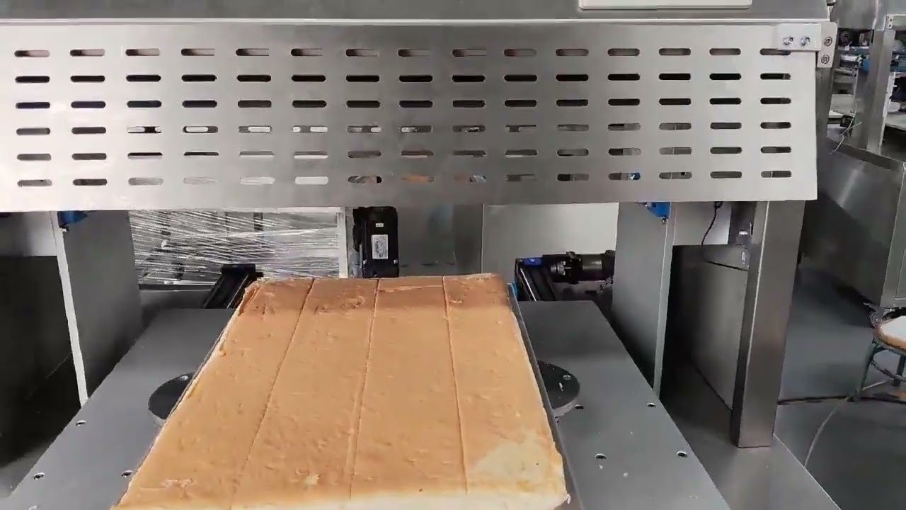 Automatic cake cutter machine 