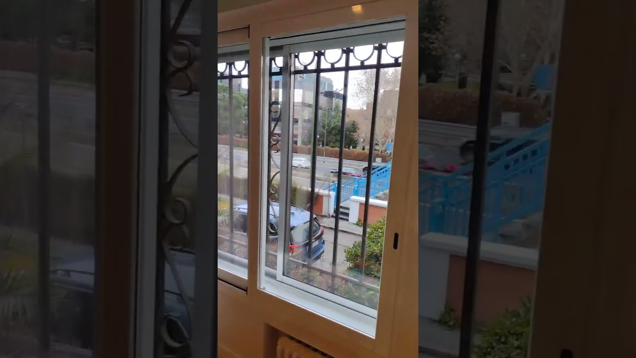 Ventanas muy sucias en Arturo Soria, después de limpiar