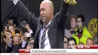 Dede Abschied vom BVB mit  You'll Never Walk Alone bei der BVB Meisterfeier 2011