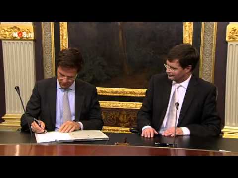 Premier Rutte krijgt sleutel torentje