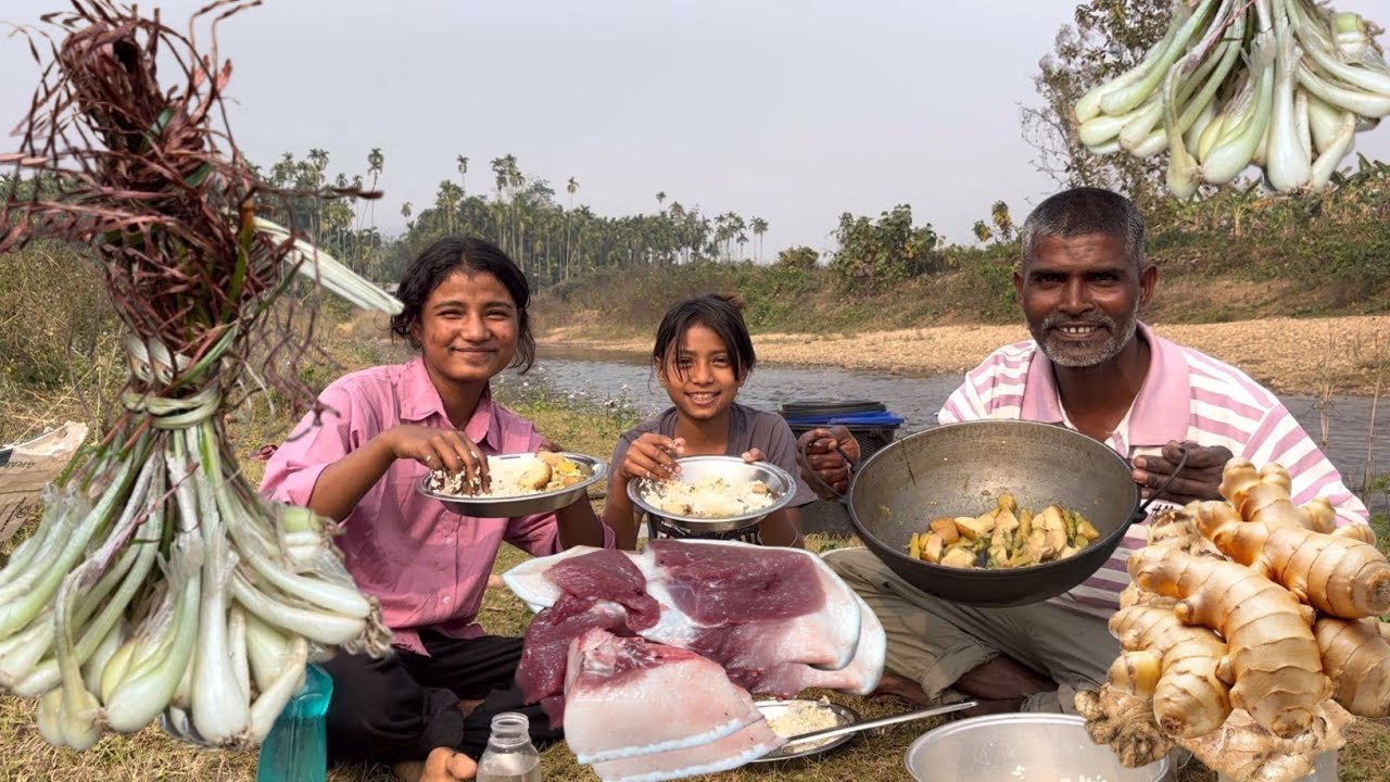 Pork And Cooked With Ginger And Meghalaya Garlic | Village Life 