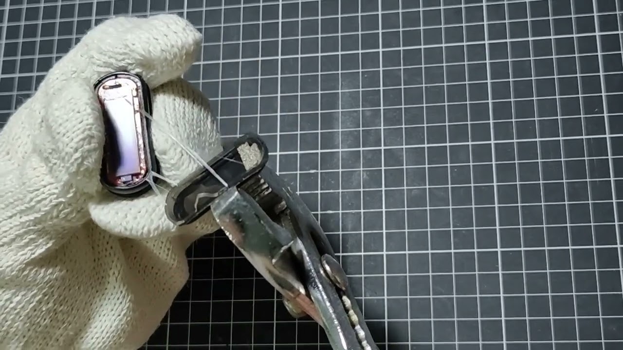 【CC】小米手環如何拆解與更換電池 (How to disassemble and replace the battery of Xiaomi Mi Band)