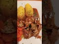 Puten Rollbraten mit Butter, Möhren, Kartoffeln