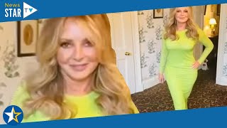 Carol Vorderman, 61, slips her hourglass physique into a tight green midi dress5 279125