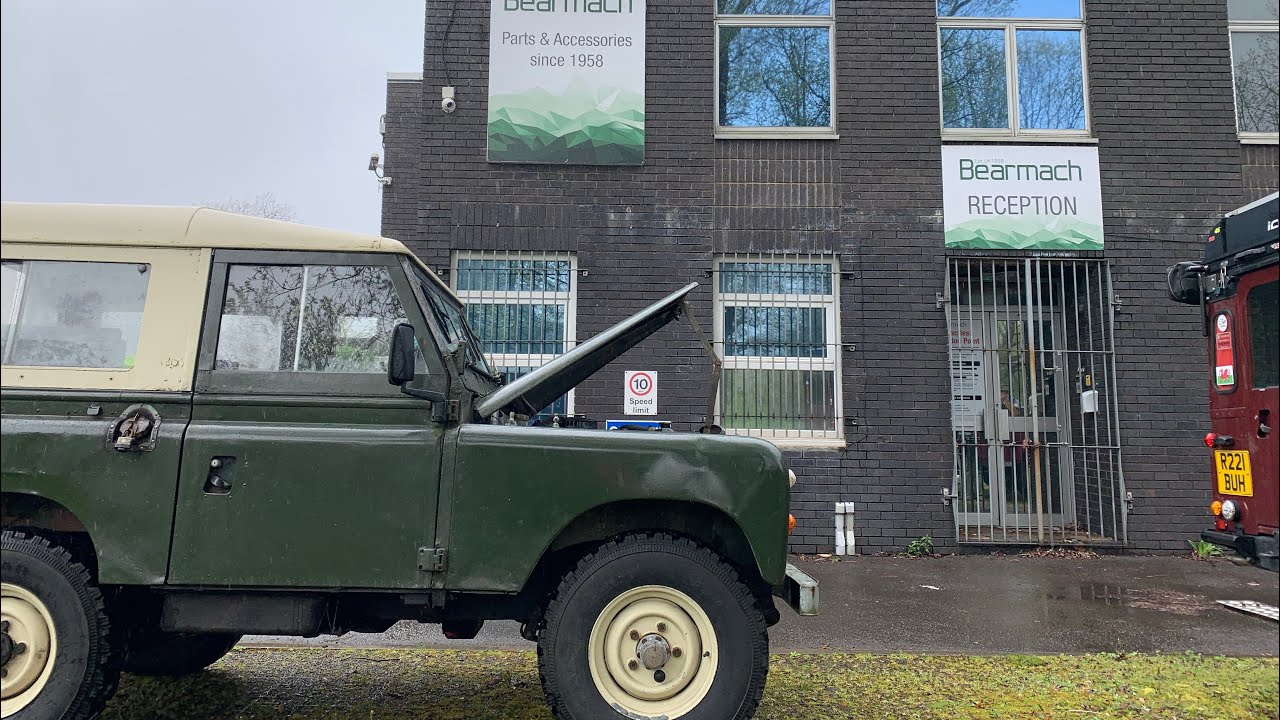 Land Rover 75th Birthday Celebratory Convoy Through South Wales - YouTube