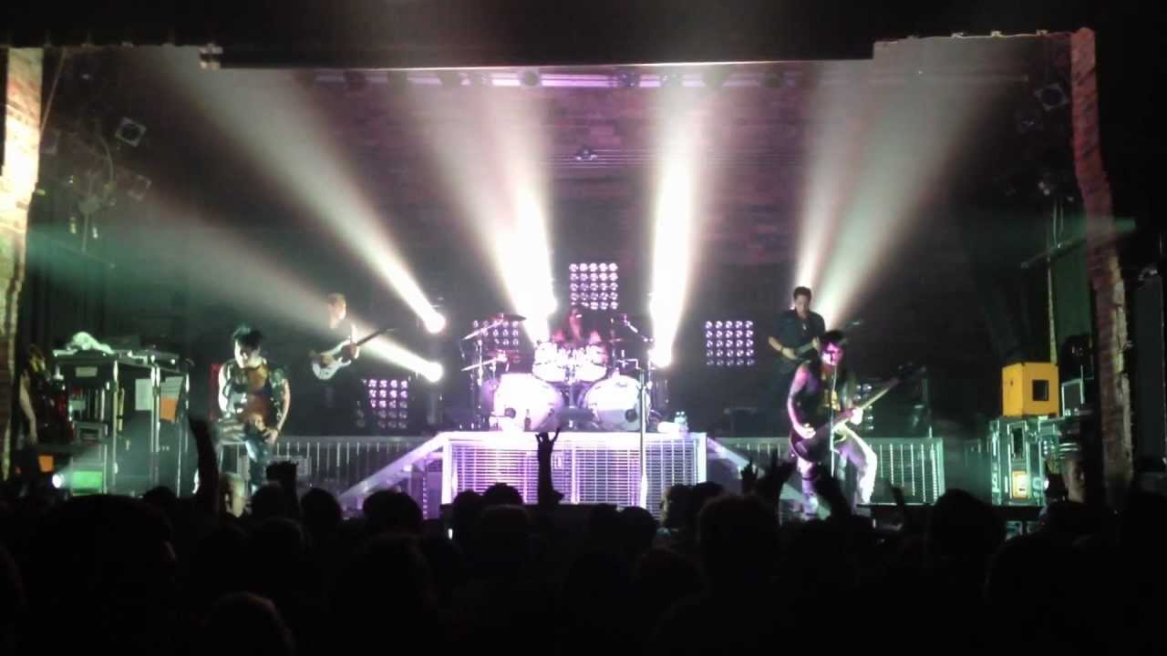 Escape the Fate - Massacre Live HD