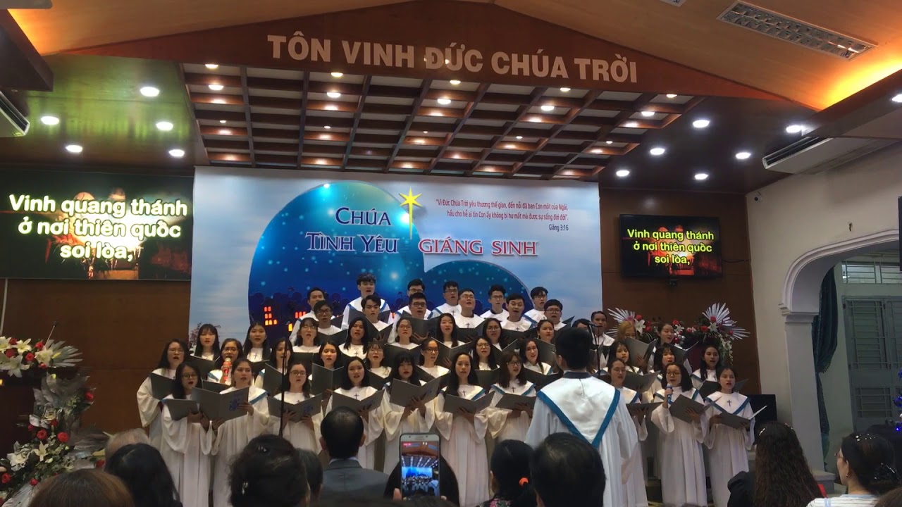 LK: Đêm Yên Lặng & Thoạt Đến Đêm Nọ - YouTube