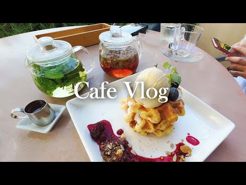 (SUB)Ueno Park&rsquo;s best cafe for herbal tea and sweets - Japan Cafe Vlog #66