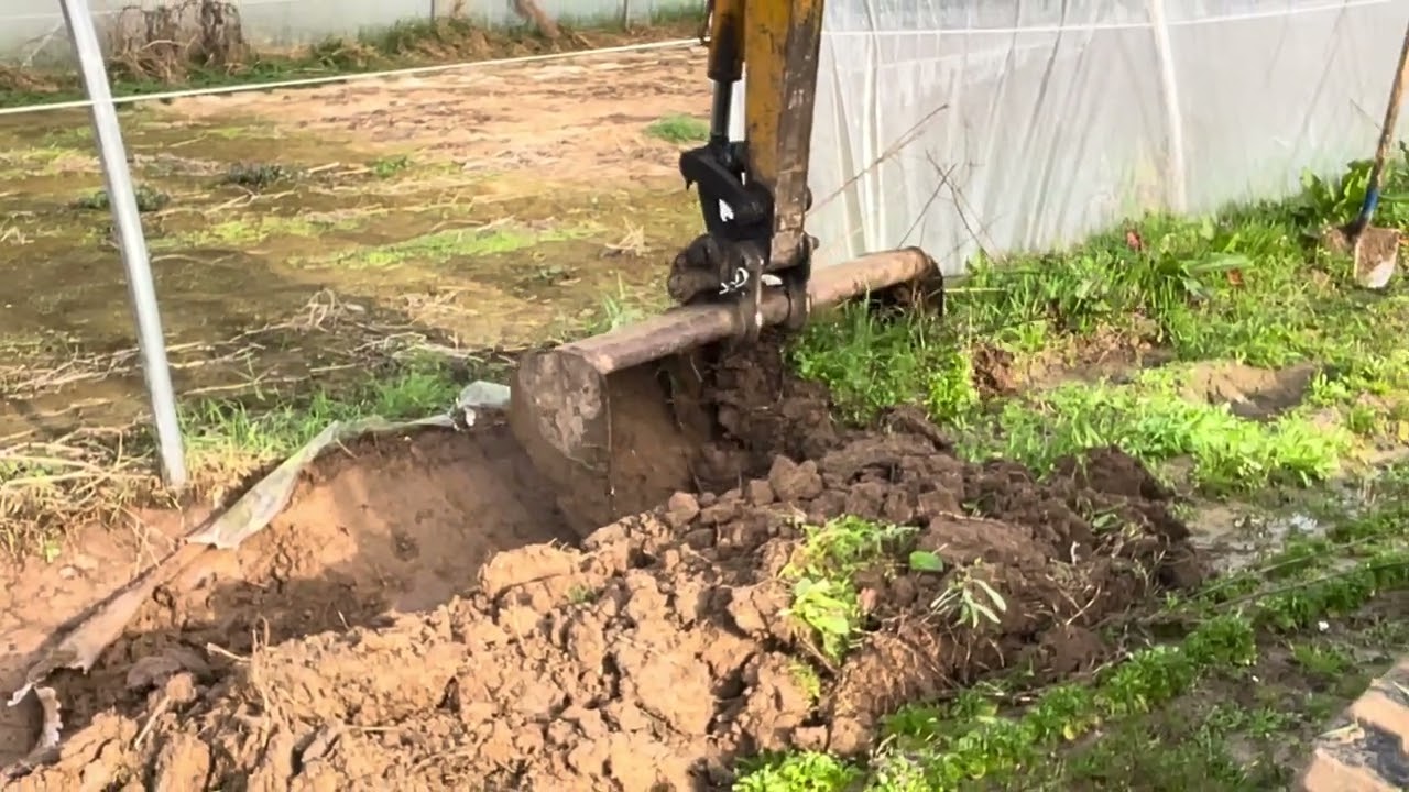 Mini pelle pour le rebachage 