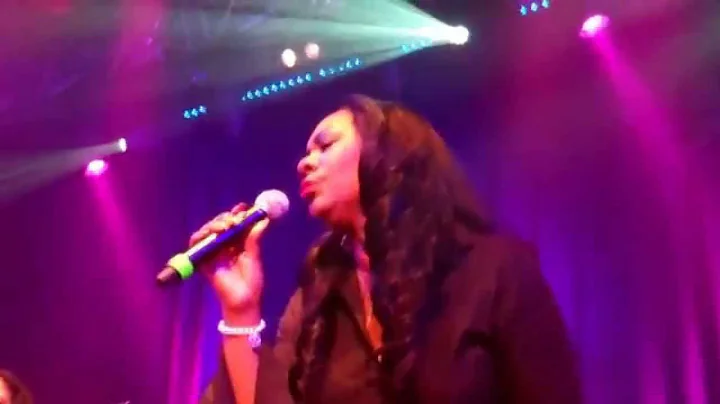 Lynn Mabry- Live One Nation under a familiy groove...