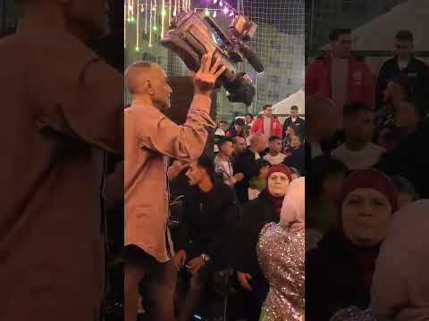 انا سبت الفرح كله وركزت على بتاع الفيديو