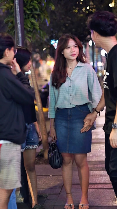 Gandeng tangan cewek bikin baper🤭