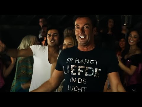 Gerard Joling - Er Hangt Liefde In De Lucht (Officiële Videoclip)