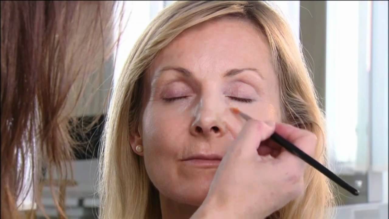 How to apply concealer and corrector in your 50's, makeup tutorial
