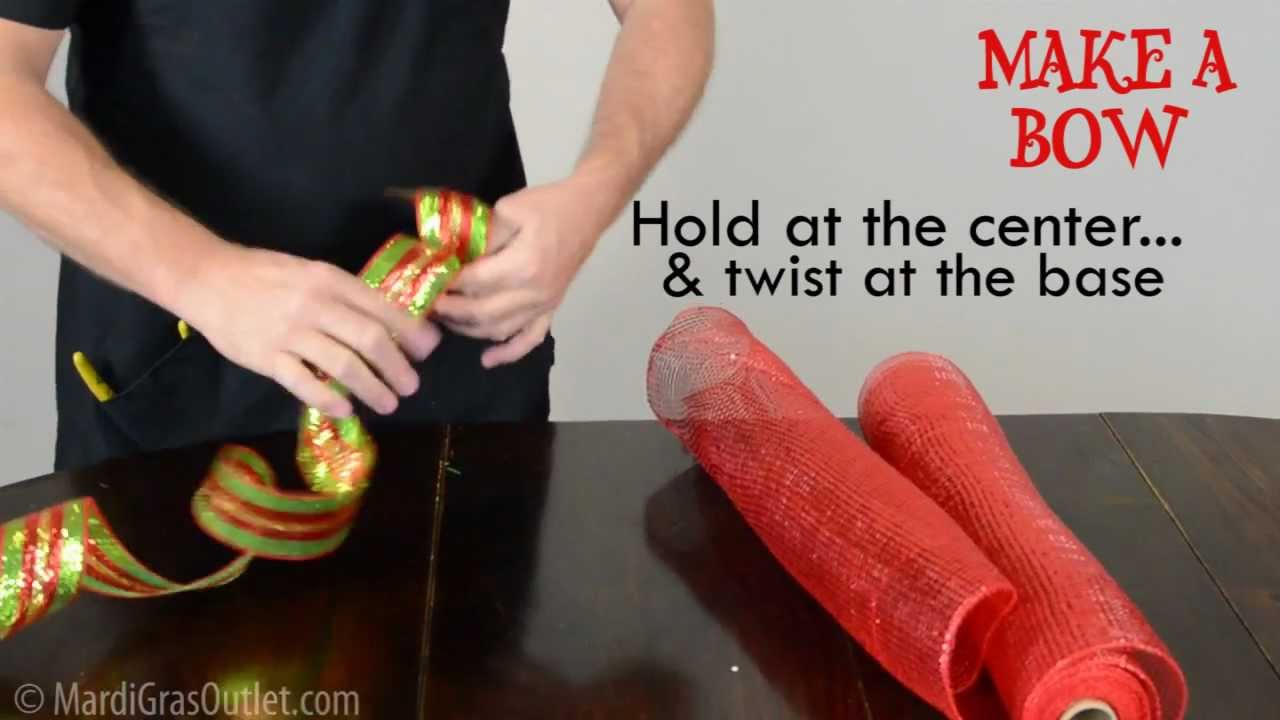 Christmas Decor: Making a Double Bow with Deco Mesh - YouTube