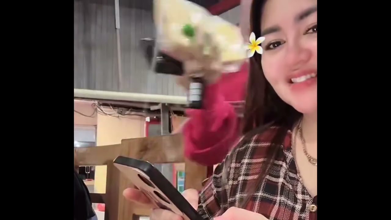 Detik - Detik Ukthi Putri Isnari Dan Abang Azis Pamit Pulang Sama Manda Suci Dan Pak Haji 