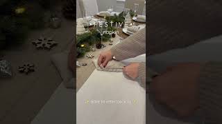 Festive napkins idea for your Christmas table!