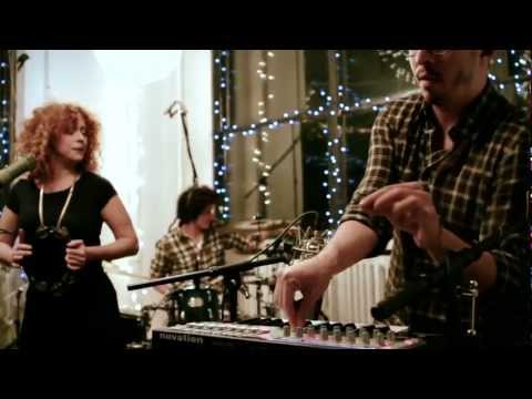 J.Views - This City (ft Noa Lembersky - Live at the Music Playground)