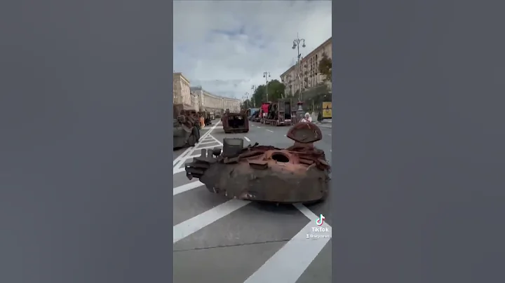 Russian military equipment was displayed in Kyiv, allowing locals to take selfies #Shorts - DayDayNews