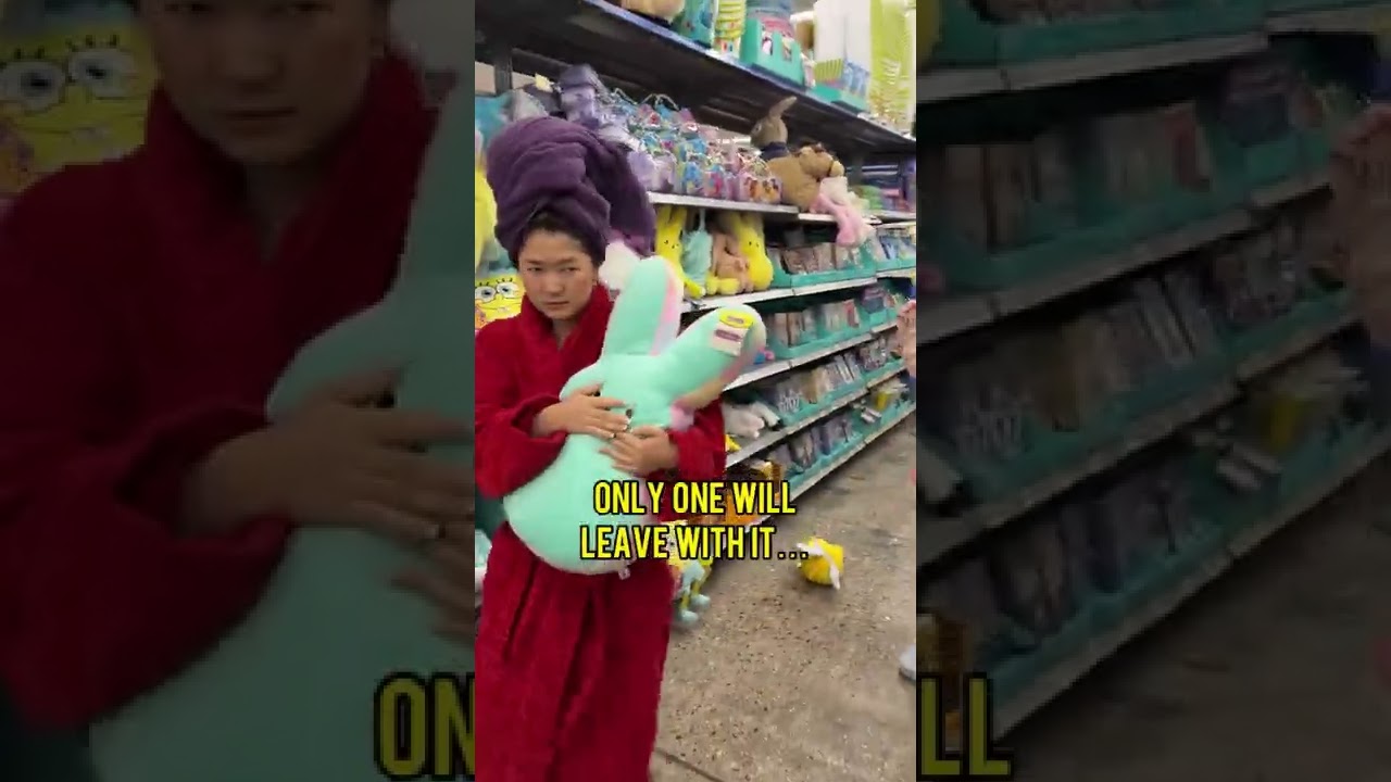 She rips off her robe in the super market! 