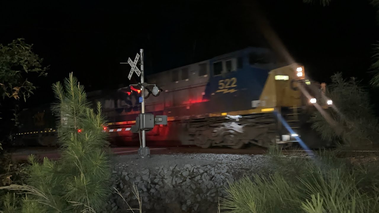 CSXT L234.15 YN2 AC44 522 with sweet K5LA SD40-2 8441 notched up as ...
