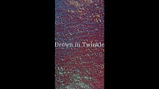 秋山黄色『Drown in Twinkle』 Lyric Video chords