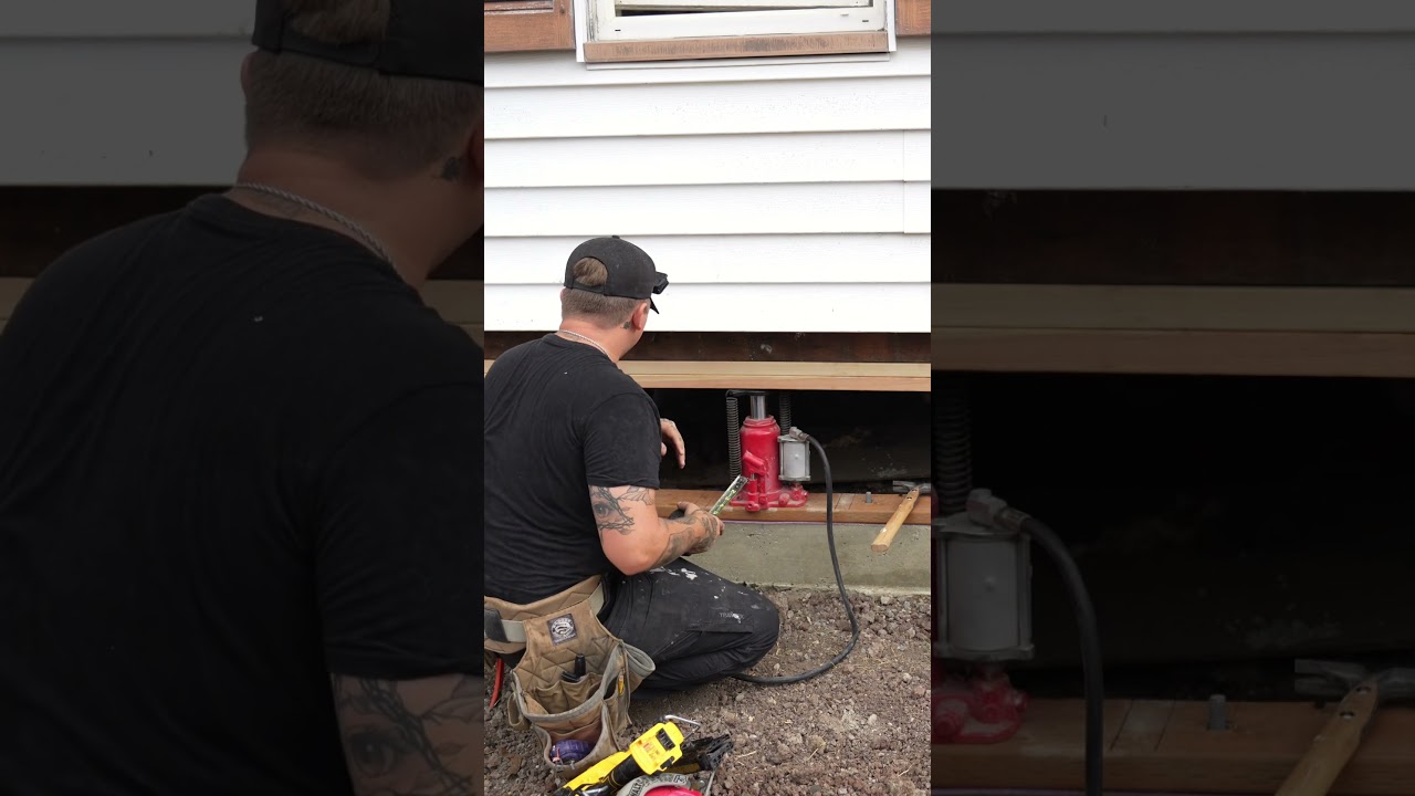 House Lifting Hack - Watch This Simple Hydraulic Jack Trick!