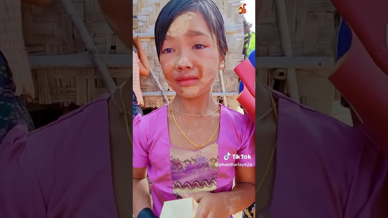 “အမေရယ် Surprise ဆိုပြီး အရုပ်ကြီးထဲက ထွက်လာပေးပါလား” တဲ့ 🥺