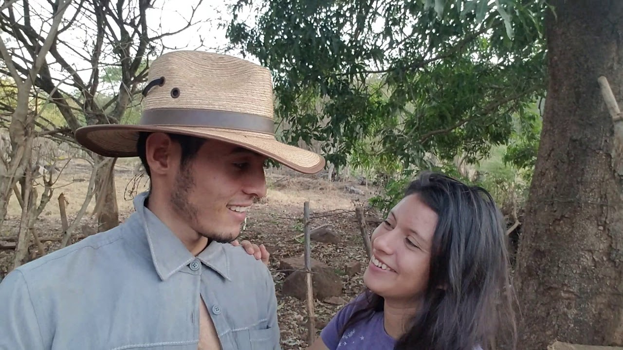 LORO NOS LLEVA A CONOCER LA CASA DE SU AMOR PLATONICO ROCIO, , RRISITAS SE PUSO MUY CELOSA