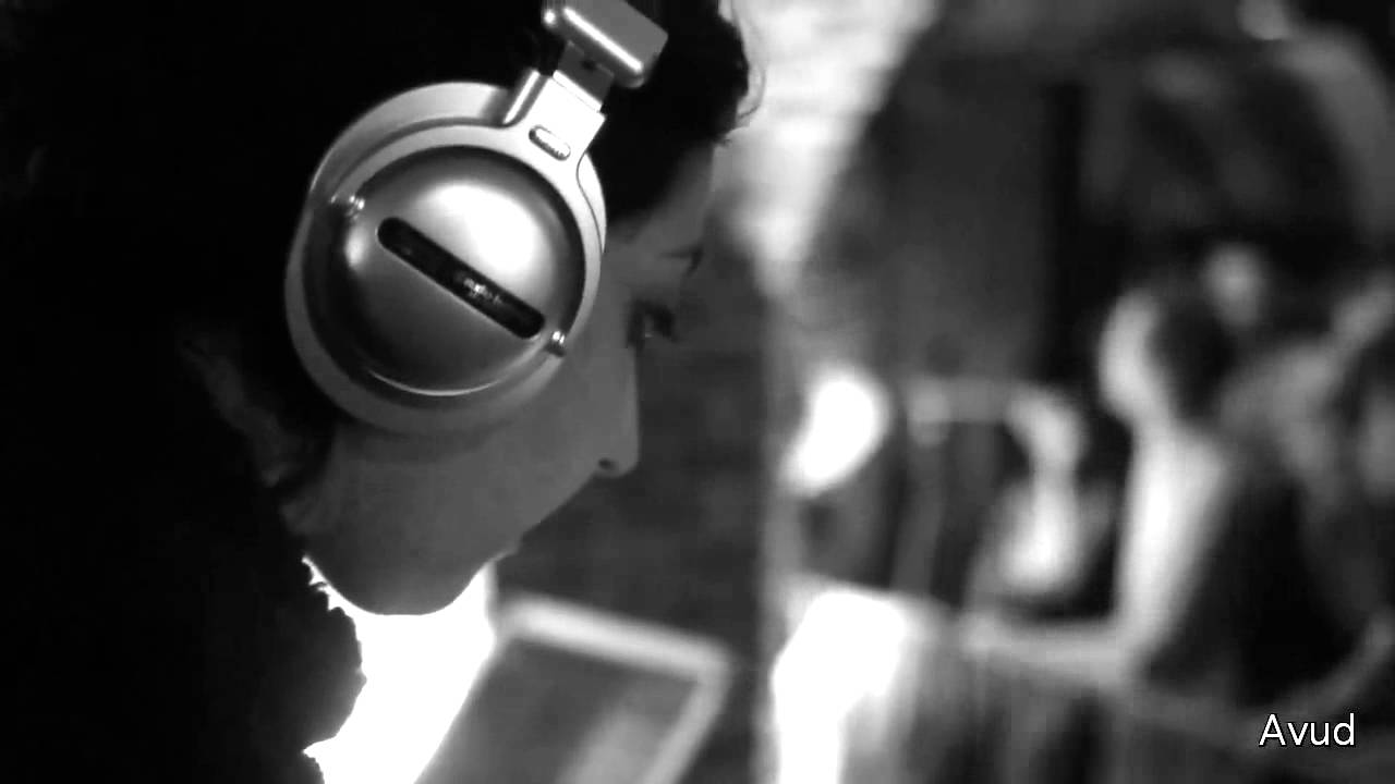 Ladies Collage dj set at Antitapas by Avud