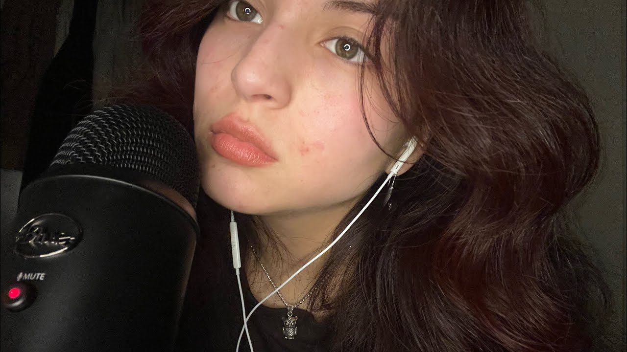 Attempting my first Mic ASMR😔/ Spanglish