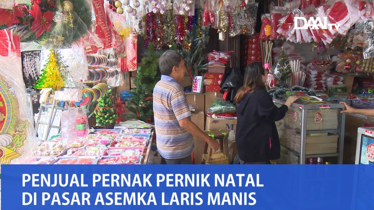 Penjual Aksesoris Natal Raih Untung | Pernak Pernik Natal