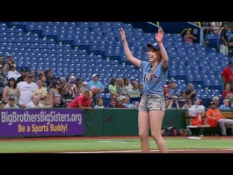Carly Rae Jepsen's first pitch goes horribly wrong
