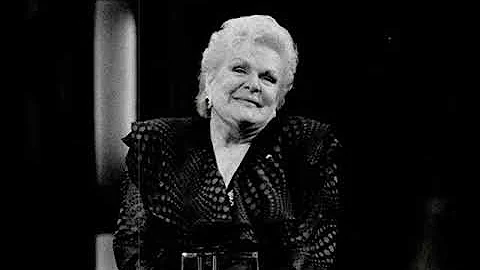 Maureen Forrester sings "Pourquoi t'ai-je choisi" ...