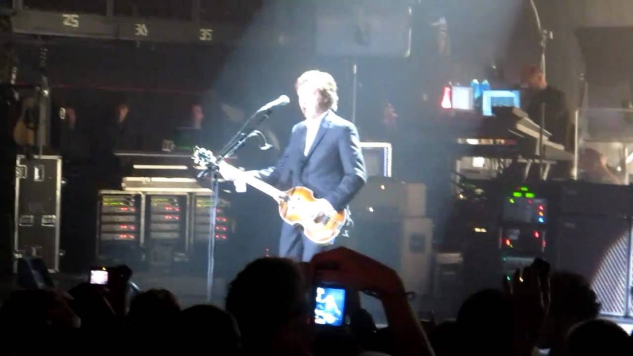 Paul McCartney - Jet - HMV Hammersmith Apollo, London 18/12/2010
