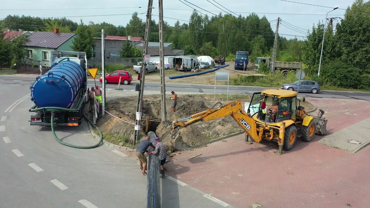 Ditch Witch JT20 Pulling a 450mm PE pipe