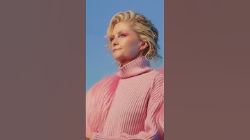 Thumbnail of Sneak peak during the making of ‘In Electric Blue’ video vignette 💙