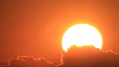 Beautiful Sunrise  Rising Morning sun over the ocean