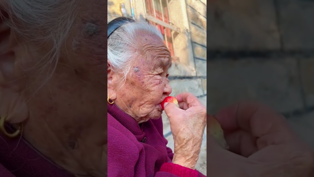 Grandma Loves Strawberries 🍓