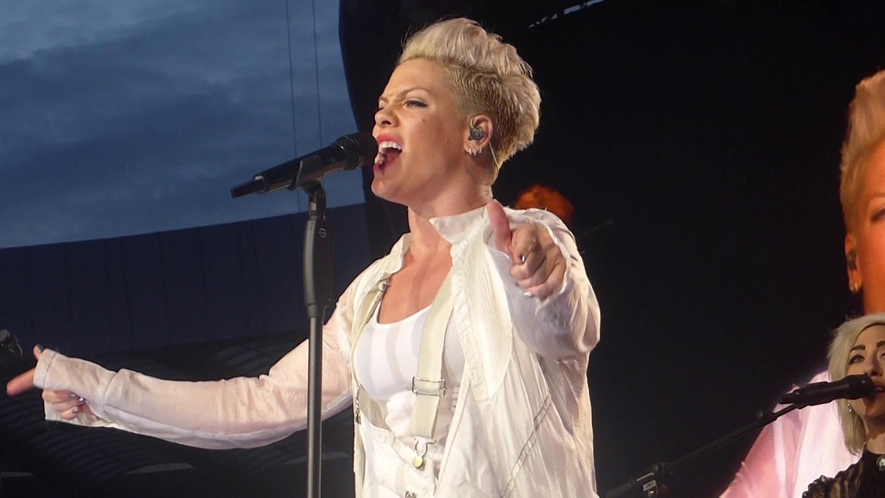 P!NK / PINK - I Am Here - Live At Hampden Park, Glasgow - Saturday 22nd ...