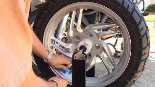 BMW R1200GS static motorcycle wheel balance