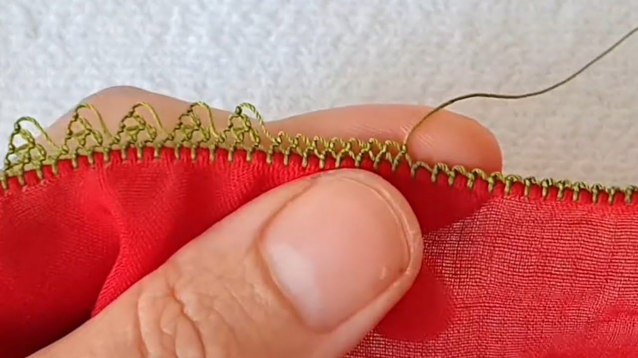 Kırmızının asaleti ağır ve gösterişli çok güzel muhteşem iğne oyası modeli