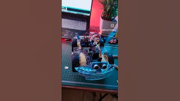 Building the obstacle avoiding Robot using Arduino #robotics #arduino #shorts
