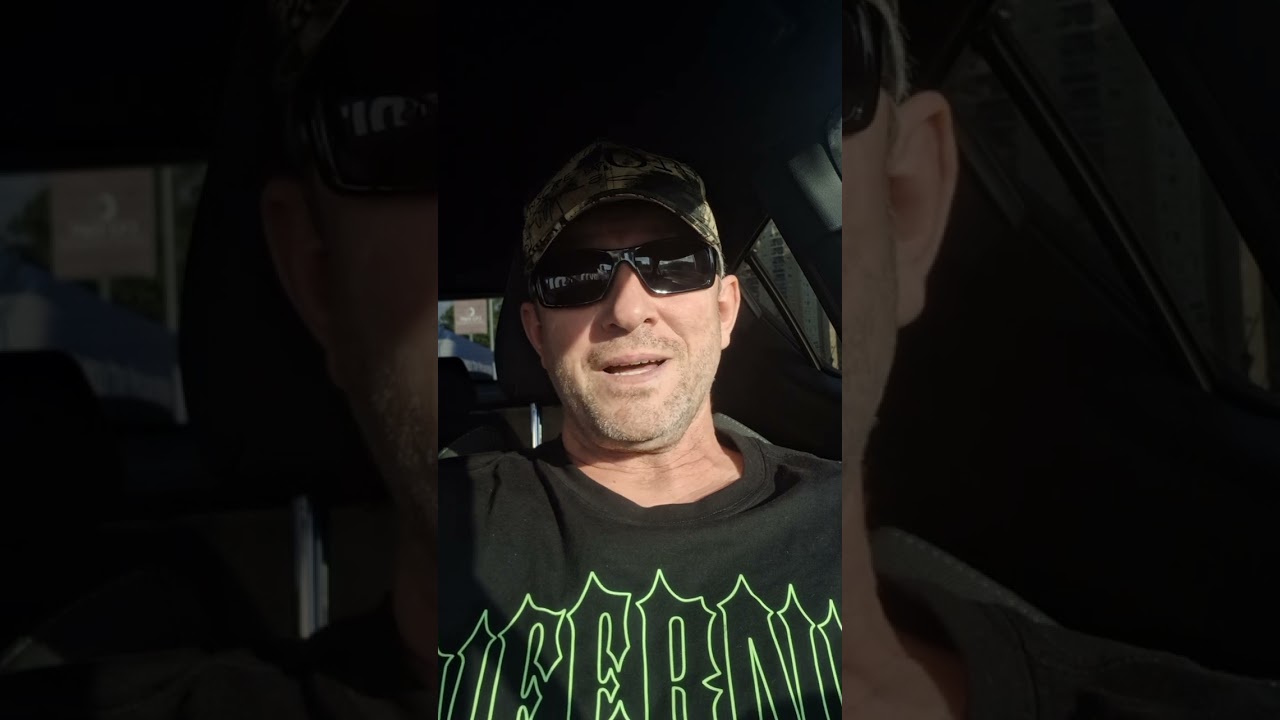 Признание ответственности НКВД за массовые убийства поляков в Катынском    лесу.