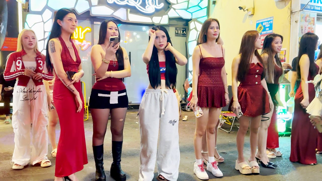 How is Vietnam nightlife nowdays? Hochiminh Saigon city pretty dressed ladies!