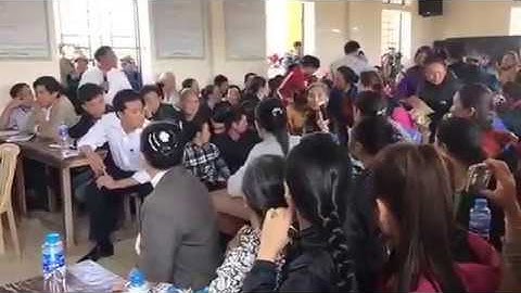 Việt cộng "họp" dân Đông Yên  April 4, 2017 từ 8 giờ sáng